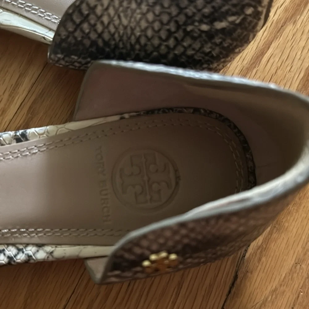 Tory Burch sz 8.5 Snakeskin Pattern Sandals flats alludes snake print leather